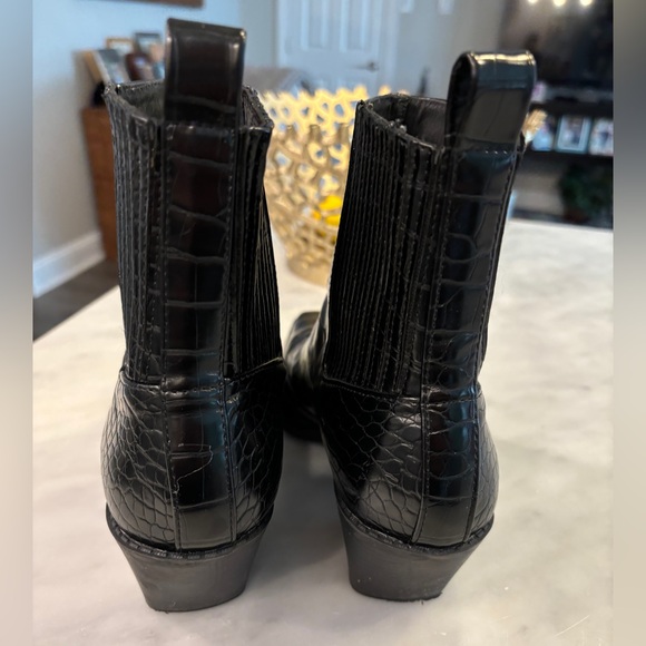 EUC Zara Black Faux Croc Embossed Square-Toed Ankle Boots Size 40/9 - Picture 7 of 8